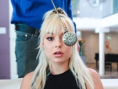 Blond, Pijpbeurt, Kwartet, Handbeurt, Hardcore, Natuurlijke tieten, Orgie, Tiener