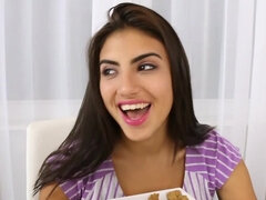 Латиноамериканки, Деньги, Втроем