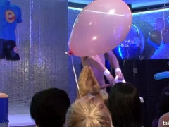 ダンス, 女, 眼鏡, グループ, 穴開きパンティ, シャワー, ストッキング, 濡れ