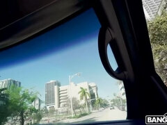 Tetas grandes, Corridas, Hd, Dinero