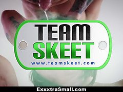 お尻, エロ熟女, チン, デブ, 手コキする, 淫乱熟女, 義母, フェラする