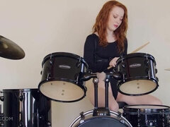 素人, 指いじり, 自然山雀, 放尿, 赤毛, ガリガリ, ストリッピング, オッパイの