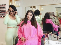 Leie, Tussi, Grosser arsch, Grosser schwanz, Grosse titten, Blasen, Braunhaarige, Hundestellung