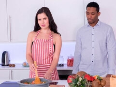 Анальный секс, Большая жопа, Платье, Межрасовый секс, Милф, Чулки, Молоденькие, Сиськи