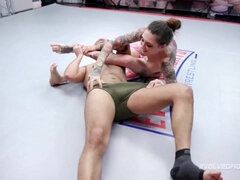 Sucer une bite, Plantureuse, Hard, Nue  à poil, Réalité, Rugueux, Nénés, Catch