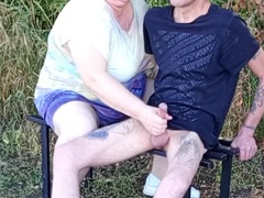 Grosse titten, Oma, Behaart, Masturbation, Milf, Öffentlich, Stiefmutter, Ablutschen