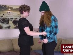 Gracie & Roxy Play Strip Mogadishu - Lesbian Striptease Game with Big & Small Tits