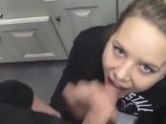 Blond, Pijpbeurt, Gek, Sperma in gezicht, Handbeurt, Huisgemaakt, Openbaar, Slikken