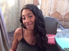 Cul à la bouche, Derrière les coulisses, Grosse bite, Sucer une bite, Brunette brune, Cocu, Adolescente, Mariage