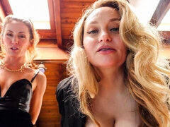 Gros seins, Fétiche, Embrassement, Lesbienne, Léchez, Masturbation, Rasée, Dénudage