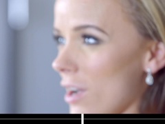 Blondine, Blasen, Braunhaarige, Handjob, Lingerie, Orgasmus, Höschen, Sich ausziehen