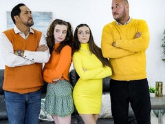 Culo grande, Verga grande, Hija, Estilo perrito, Cuadrupleta, Tetas naturales, Adolescente, Tetas