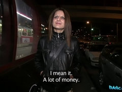 Amateur, Sucer une bite, Brunette brune, En levrette, De plein air, Pov, Public, Chatte