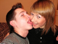 Grote kont, Grote lul, Pijpbeurt, Bruinharig, Hondjeshouding, Natuurlijke tieten, Mager, Tiener