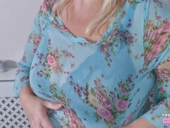 Gros seins, Mamie, Hd, Mère que j'aimerais baiser, Naturelle, Seins naturels, Seins flasques, Pute