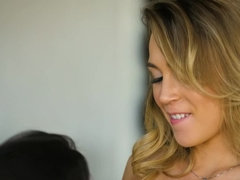 Braunhaarige, Dildo, Fingern, Küssen, Lesbisch, Lecken, Party, Spielzeuge