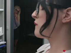 捕まる, 眼鏡, ヒール, なめる, オナニー, 魅力的, スカート, ストッキング