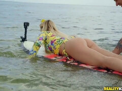 Rubia, Mamada, Corridas, Tetas
