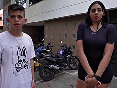 Amateur, Tetas grandes, Morena, Hd, Latina, Montar, Trio, Virgen
