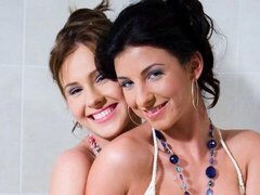 18 летние, Жопа, Пальцем, Поцелуи, Лесбиянка, Бритые, Тощие, Сиськи