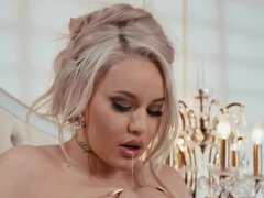 Grote mammen, Blond, Masturbatie, Orgasme, Alleen, Tieten likken, Speelgoed, Nat