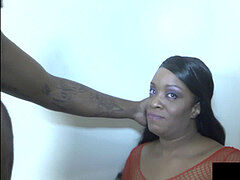 Gros cul, Grosse bite, Noire, Sucer une bite, Brunette brune, Jarretelles, Suçant