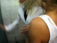 Amateur, Blonde, Collège université, En levrette, Groupe, Mère que j'aimerais baiser, Fête