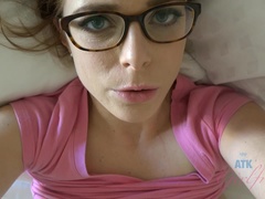 Amateur, Lunettes, Petite femme, Piercing, Pov, Chatte, Rasée, Nénés