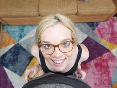 ブロンド, フェラチオ, 彼氏, バック, 剃毛, ストリッピング, ティーン