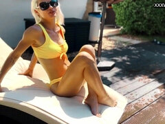 18 jahre, Arsch, Grosser arsch, Blondine, Fetisch, Zierlich, Öffentlich, Solo