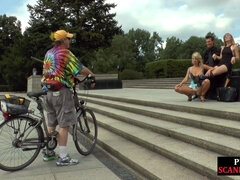 Grosser schwanz, Grosse titten, Fesselspiele, Kehlenfick, Schmutzig, Domination, Öffentlich, Schlampe