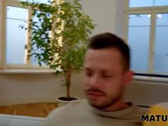 Grosser arsch, Vollbusig, Hd, Reif, Milf, Russisch, Schreiend, Flotter dreier