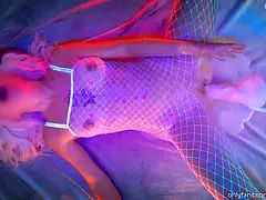 18 jahre, Leie, Blondine, Besamung, Spermaladung, Riesenschwanz, Orgasmus, Strümpfe