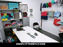 Braunhaarige, Geschnappt, Geile alte tussi, Reif, Milf, Mutti, Büro, Uniform