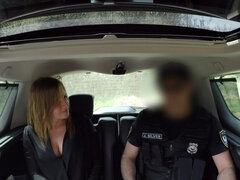 Auto, Spermaladung, Hundestellung, Aufs gesicht abspritzen, Fetisch, Küssen, Im freien, Polizei