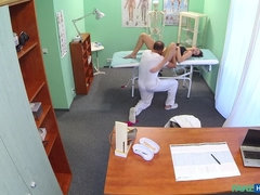 フェラチオ, 医者, バック, なめる, 看護婦, ティーン, ユニフォーム, のぞき