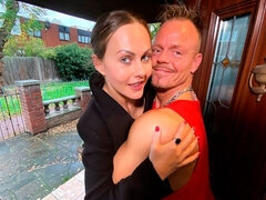 Leie, Grosser arsch, Grosser schwanz, Grosse titten, Britisch, Braunhaarige, Hundestellung, Jungfrau