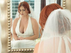 Belle grosse femme bgf, Gros seins, Sucer une bite, Robe, Grosse, Énorme, Seins naturels, Rousse roux