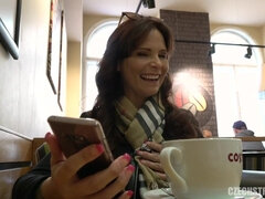 18 jahre, Braunhaarige, Aufs gesicht abspritzen, Fetisch, Mutti, Öffentlich, Realität, Titten