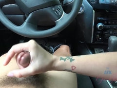 Leie, Arsch, Auto, Handjob, Höschen, Pov, Rasiert, Entkleiden