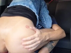 Amateur, Sucer une bite, Voiture, Couple, Branlette thaïlandaise, Masturbation, Portugaise, Suçant