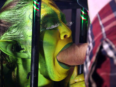 Grosser schwanz, Blasen, Kehlenfick, Puppe, Frau frau mann, Monster, Ablutschen, Flotter dreier