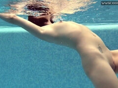 Брюнетки, Чешки, Голышом, Крошечные, На публике, Курящие, Молоденькие, Сиськи