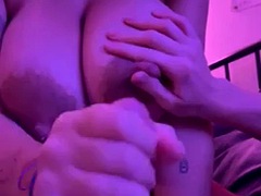 Grosse titten, Blasen, Fetisch, Handjob, Laktieren, Jungendliche (18+), Titten