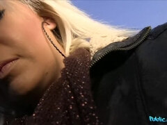 18 ans, Amateur, Blonde, Tir de sperme, Queue, En levrette, Pov, Public