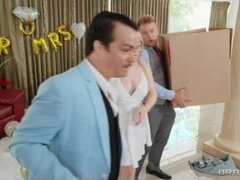 Grosse titten, Blondine, Schwanz, Aufs gesicht abspritzen, Hausfrau, Milf, Flotter dreier, Ehefrau