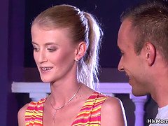 Tchèque, Énorme, Lesbienne, Mature, Maman, Réalité, Adolescente, Nénés