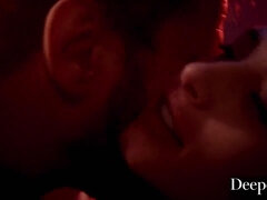 In den arsch, Grosser schwanz, Blasen, Fesselspiele, Paar, Hardcore, Rasiert, Dürr