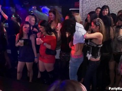 着衣女と全裸男, 衣服着たままセックス, ディルド, 女, ハードコア, オージー, 穴開きパンティ, スインガー