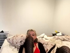 Blondine, Nippel, Solo, Strümpfe